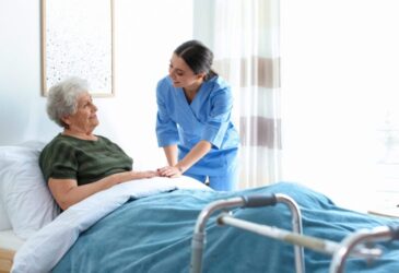 5 Signs It’s Time to Consider Hospice Houston TX for a Loved One